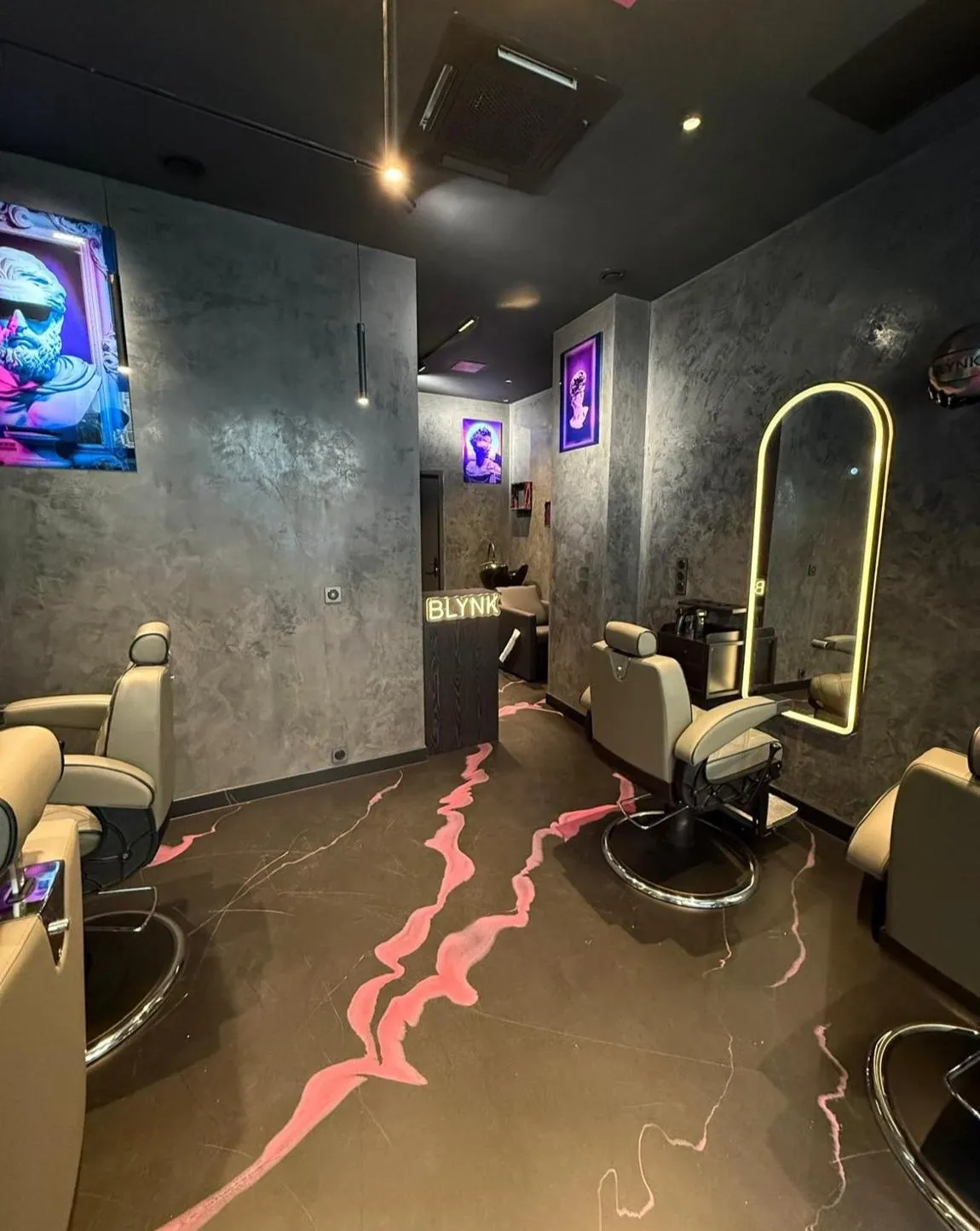 Vue du salon BLYNK en profondeur du côté du comptoir